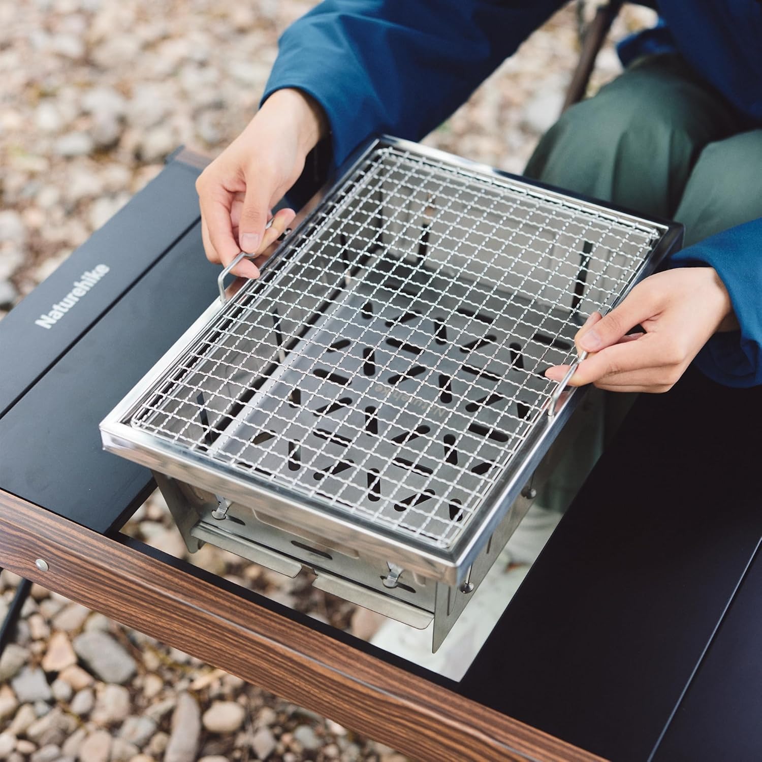 Naturehike キャンプ用チャコールグリル IGTテー - Outdoor Camping Cooking Table のレビューと価格